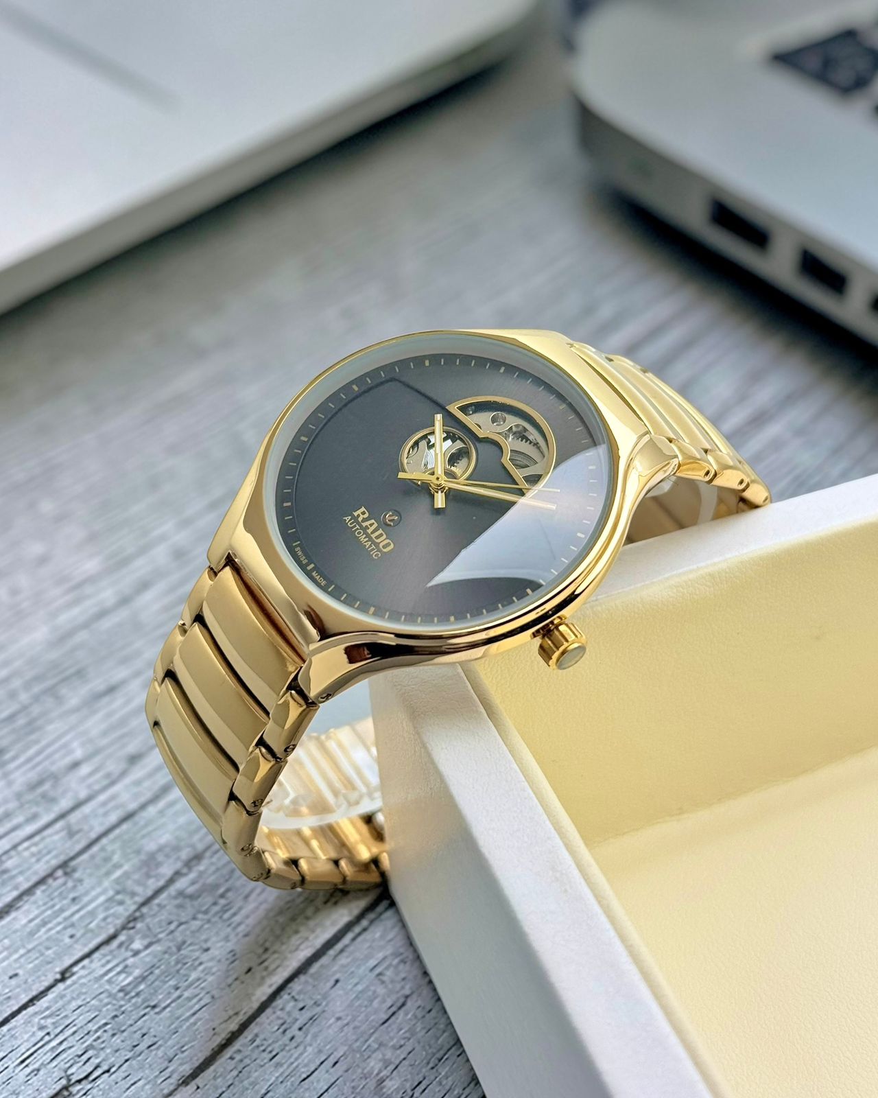 RADO With styling metal strap