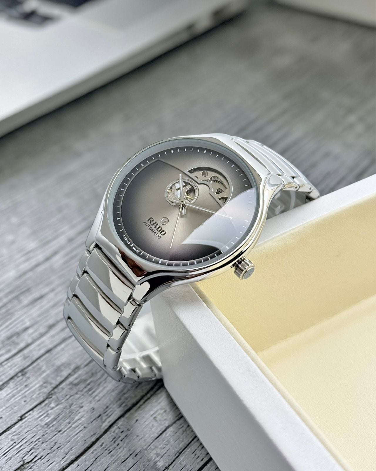 RADO With styling metal strap