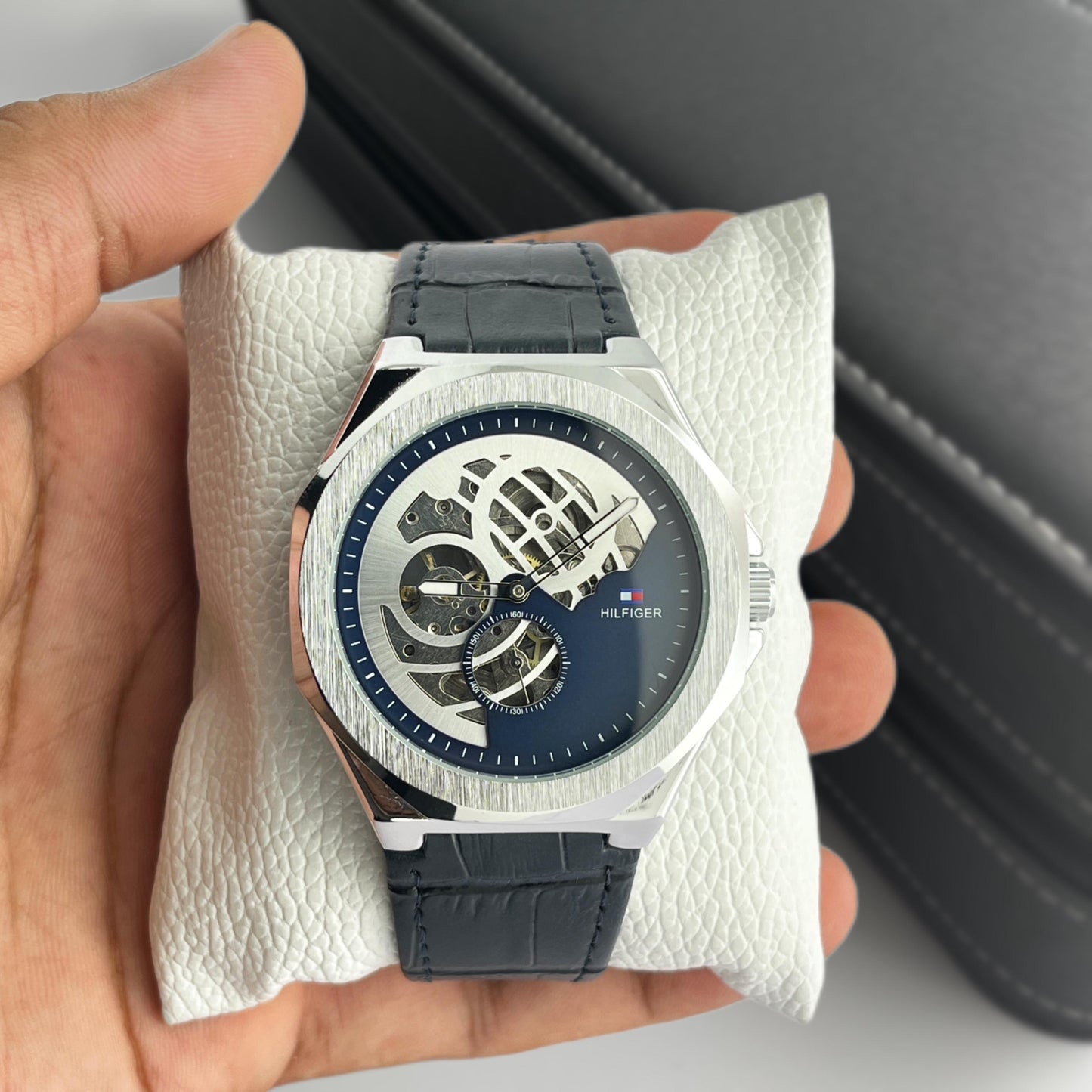 TOMMY HILFIGER  Automatic